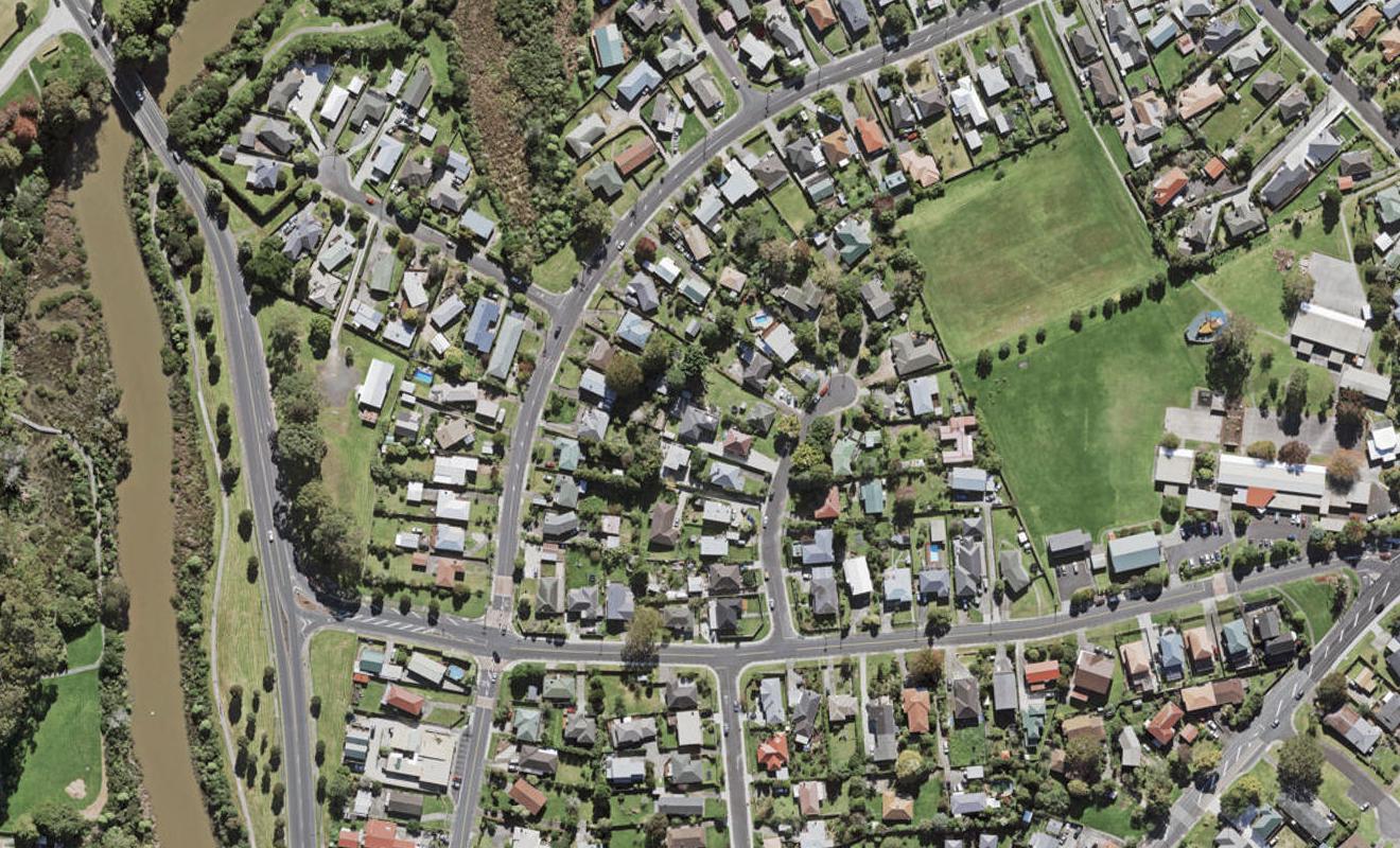 12B Marie Crescent, Te Atatu South, Auckland - Carousel 1