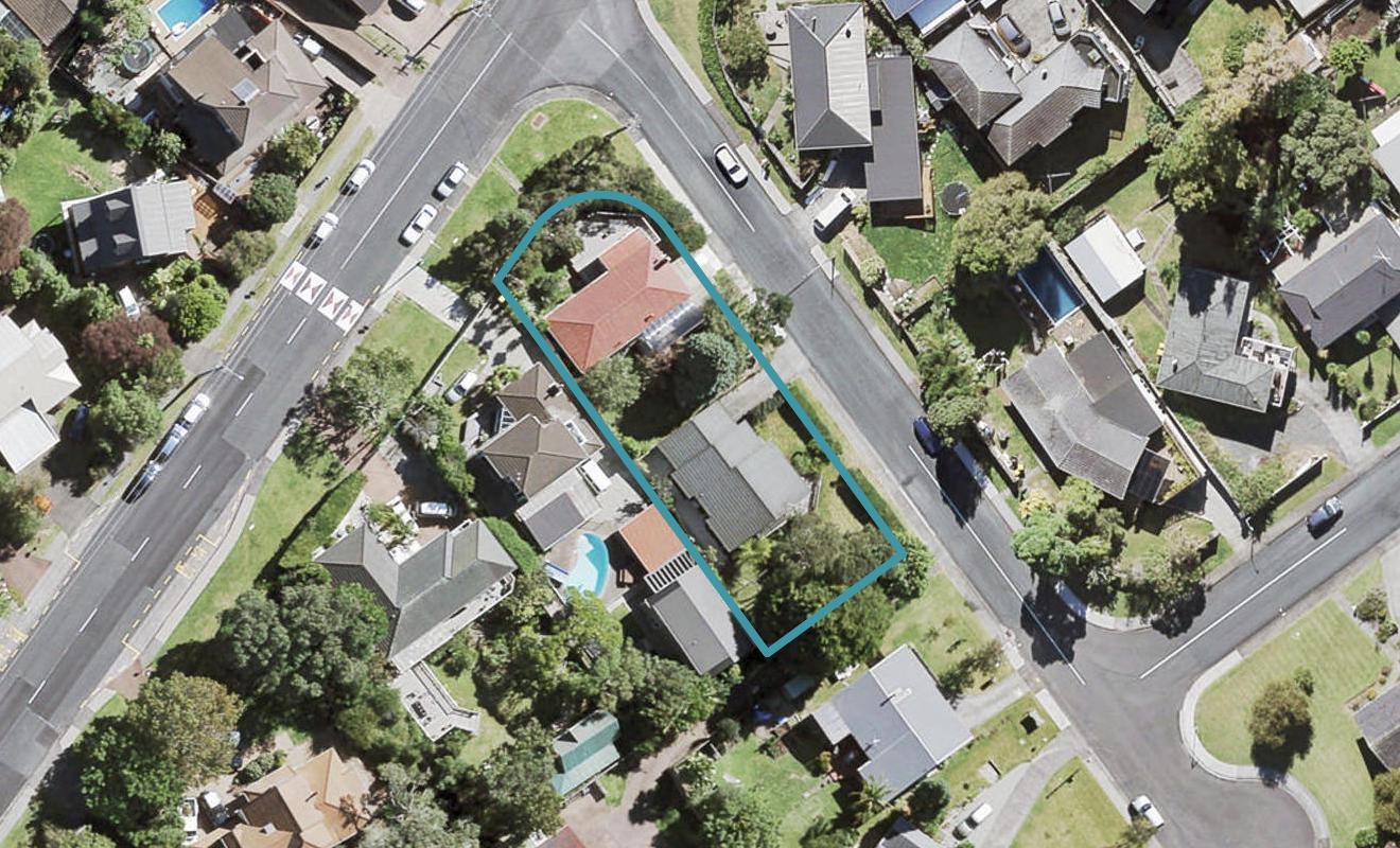 1 Vinceroy Place, Green Bay, Auckland - Carousel 1