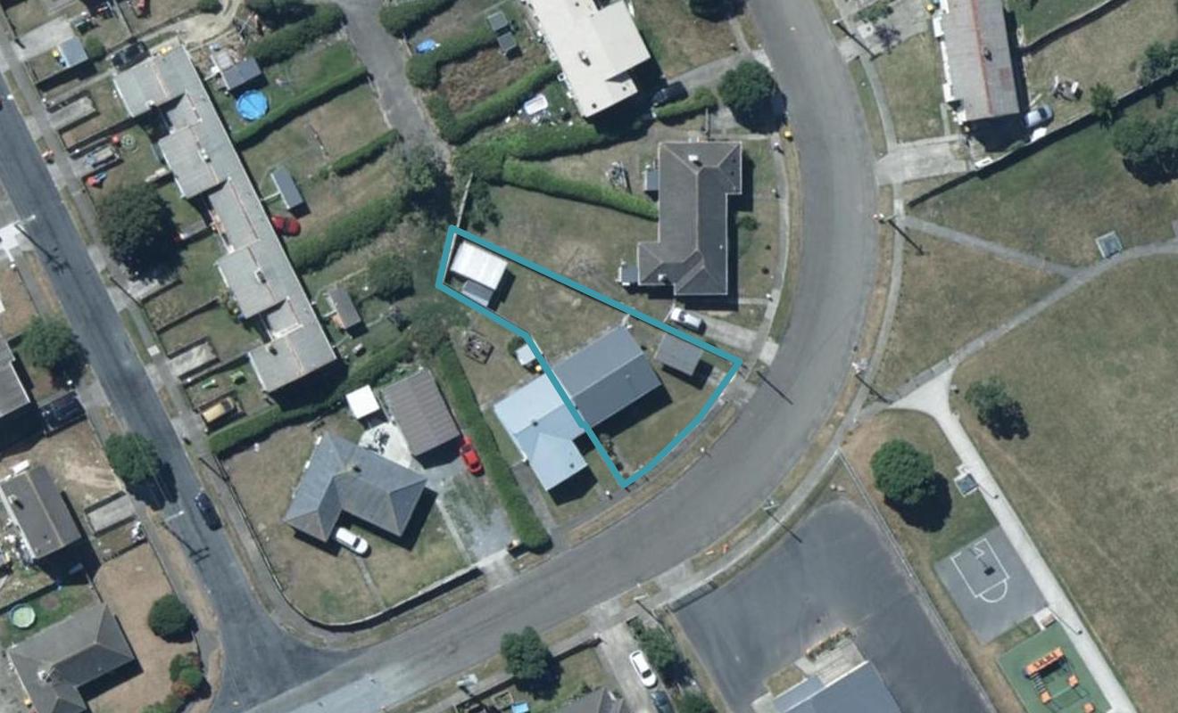 9B Matahourua Crescent, Cannons Creek, Porirua - Carousel 1