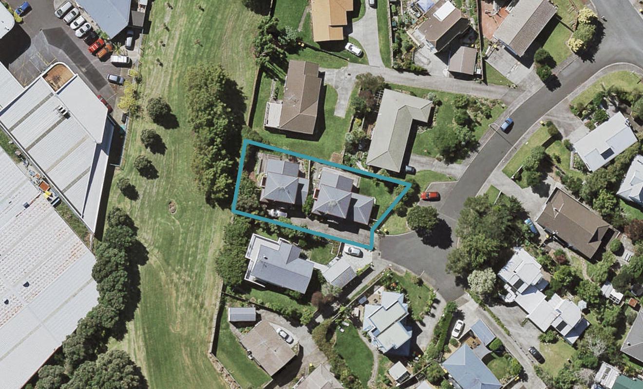 2/9 Mira Place, Windsor Park, Auckland - Carousel 1