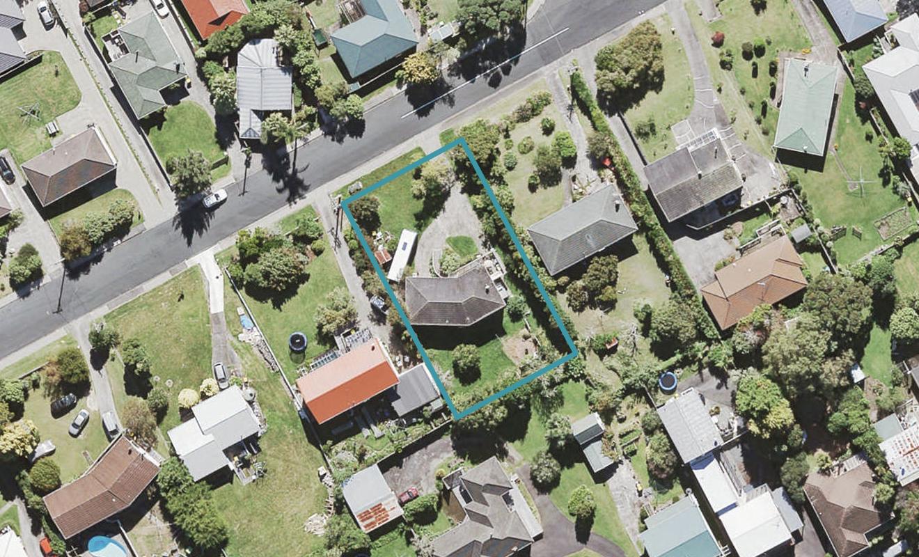 18 Barron Drive, Green Bay, Auckland - Carousel 1