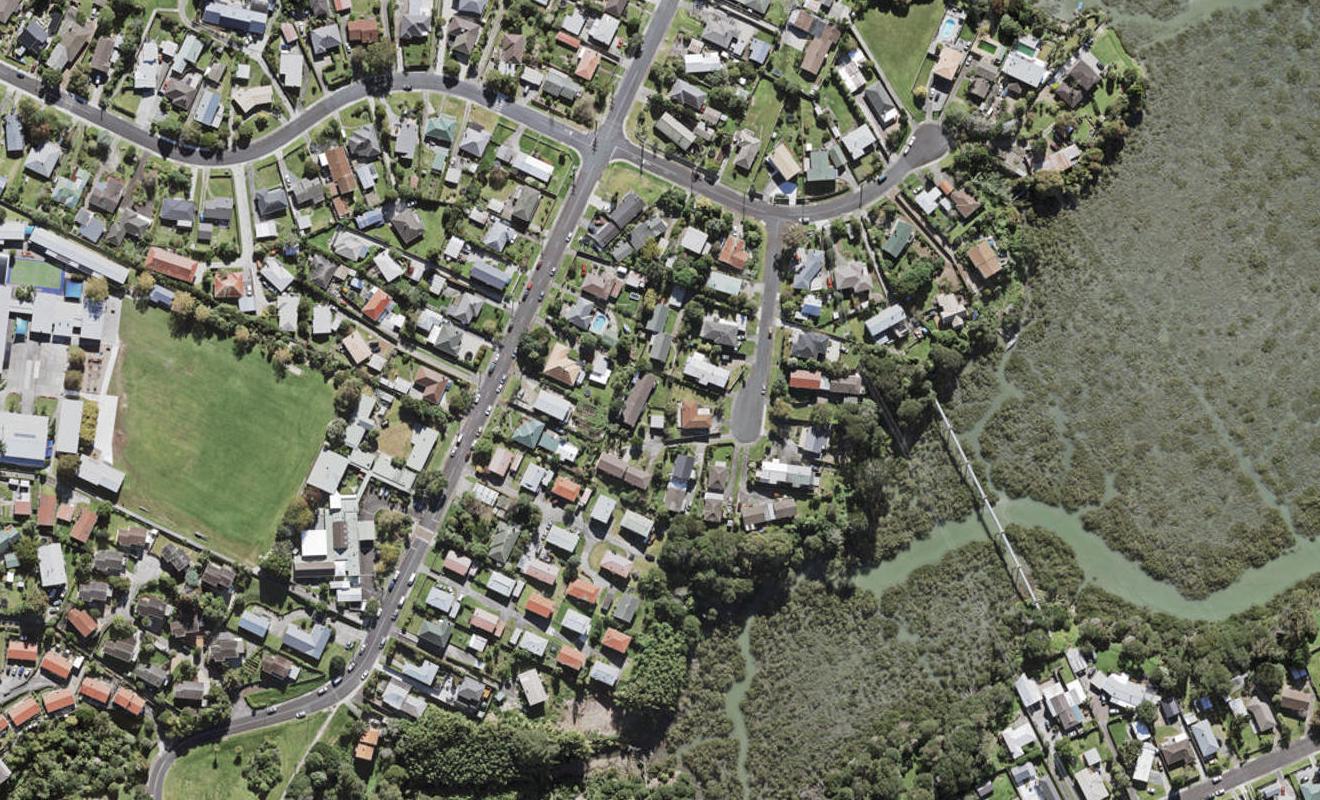 2/11 Talavera Place, Te Atatu South, Auckland - Carousel 1