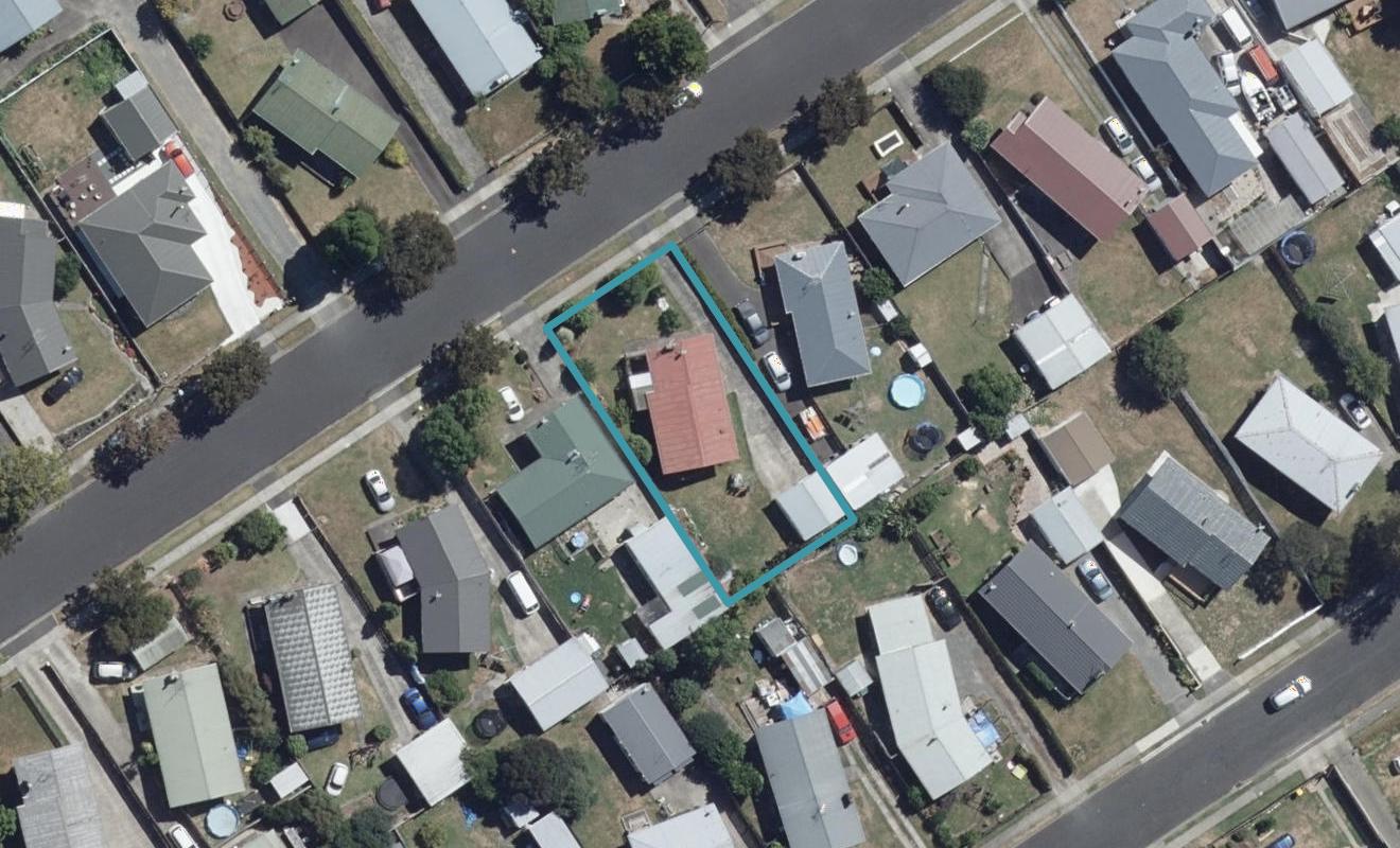 15 Rosalind Street, Deanwell, Hamilton - Carousel 1