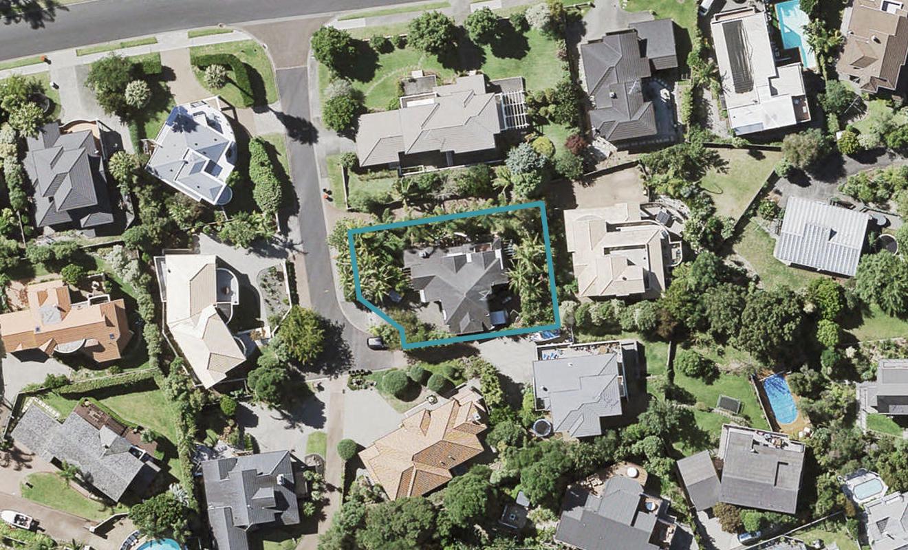 6 Adelie Place, Murrays Bay, Auckland - Carousel 1