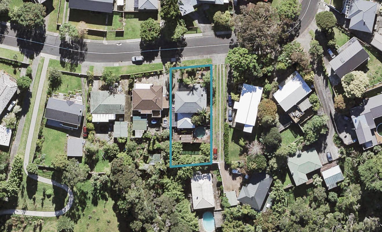 42 Lantana Road, Green Bay, Auckland - Carousel 1