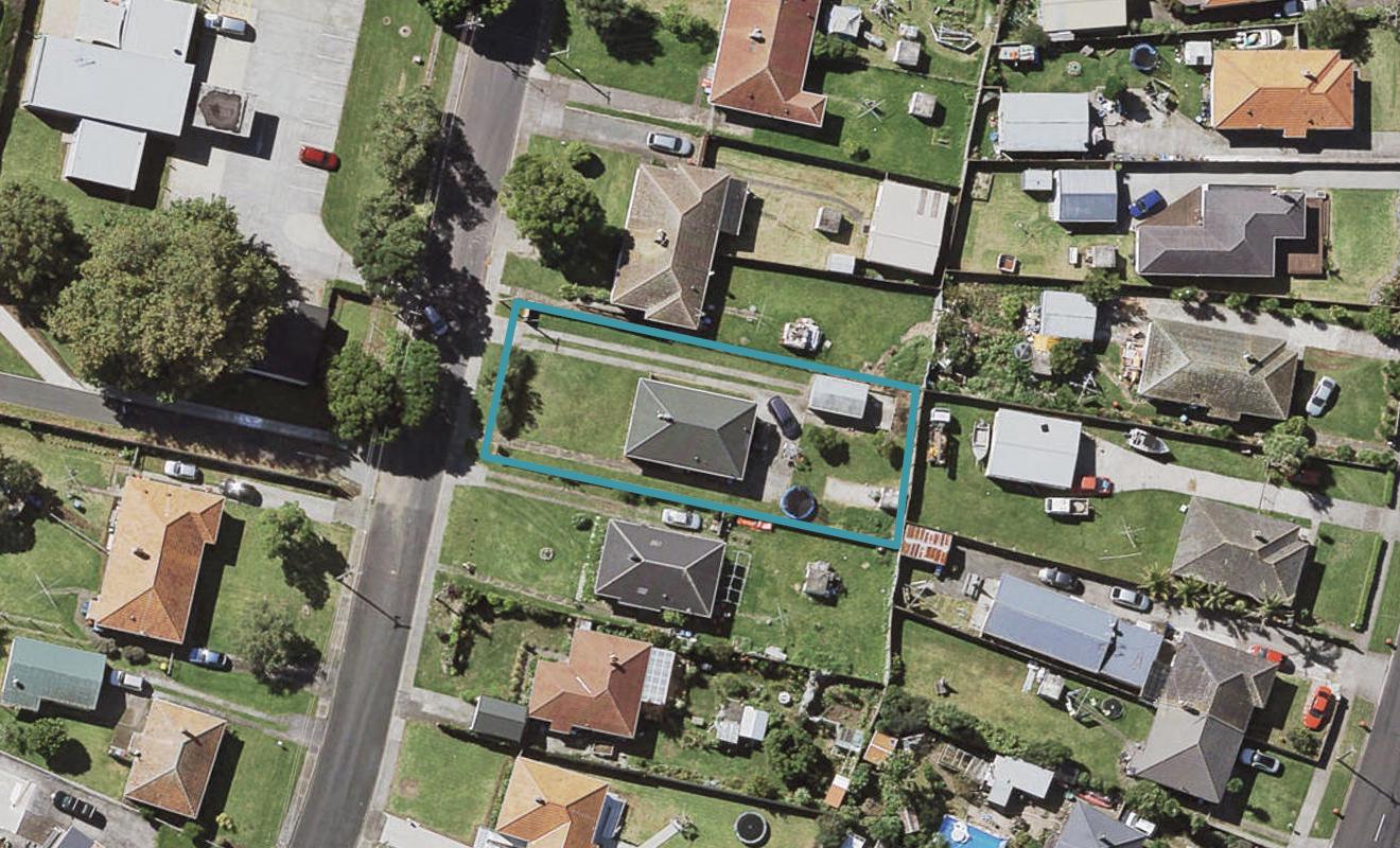 14 Benghazi Road, Panmure, Auckland - Carousel 1