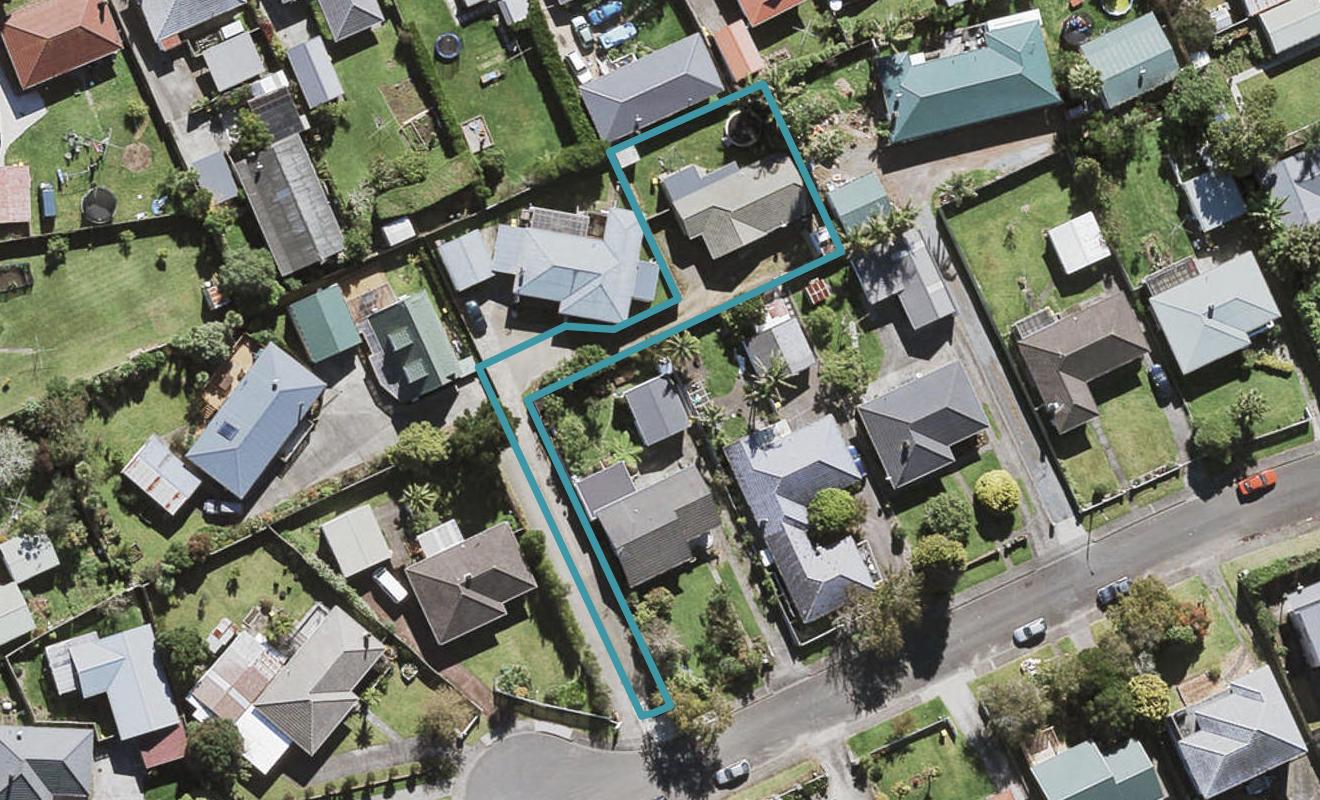 15A Mickle Street, Te Atatu South, Auckland - Carousel 1