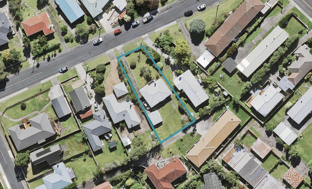 47 Vera Road, Te Atatu South, Auckland - Carousel 1