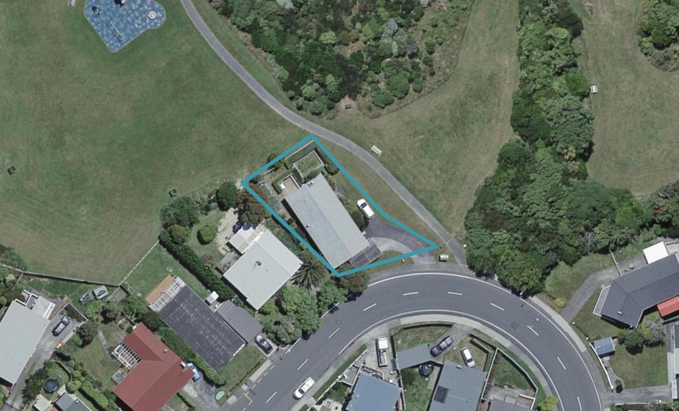 32 Churton Drive, Churton Park, Wellington - Carousel 1