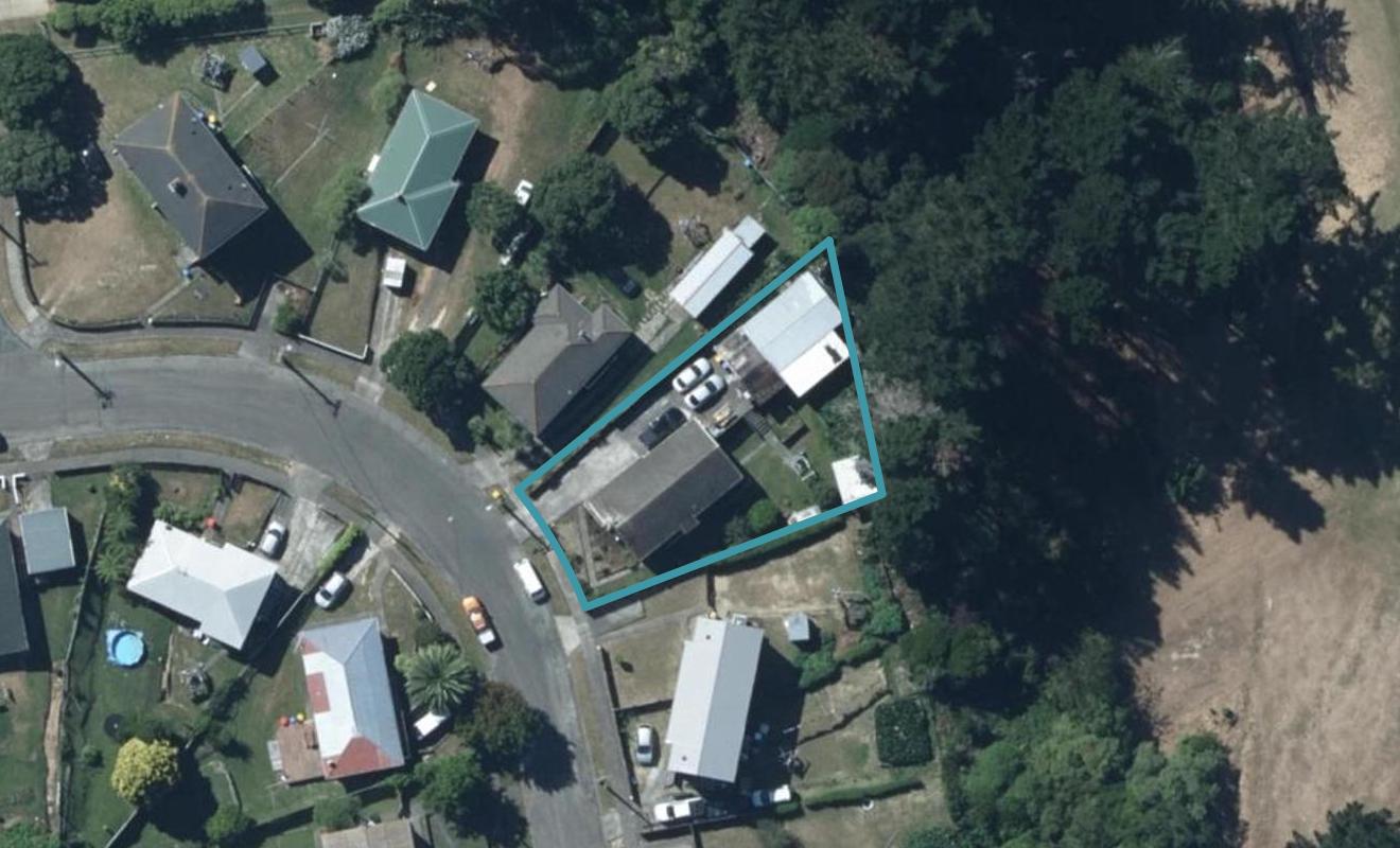 9 Worcester Place, Cannons Creek, Porirua - Carousel 1