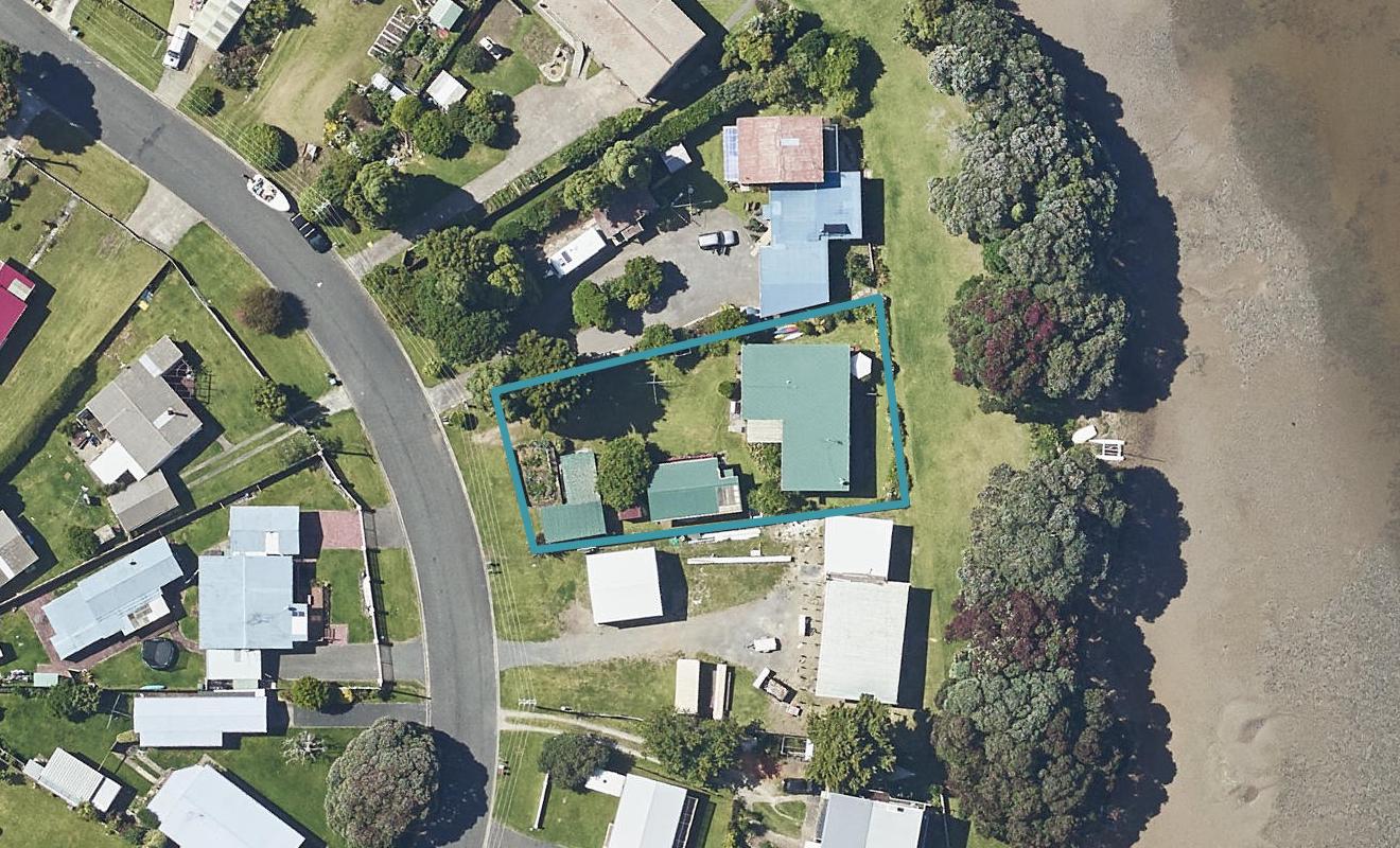 8 Roretana Drive, Athenree, Katikati - Carousel 1