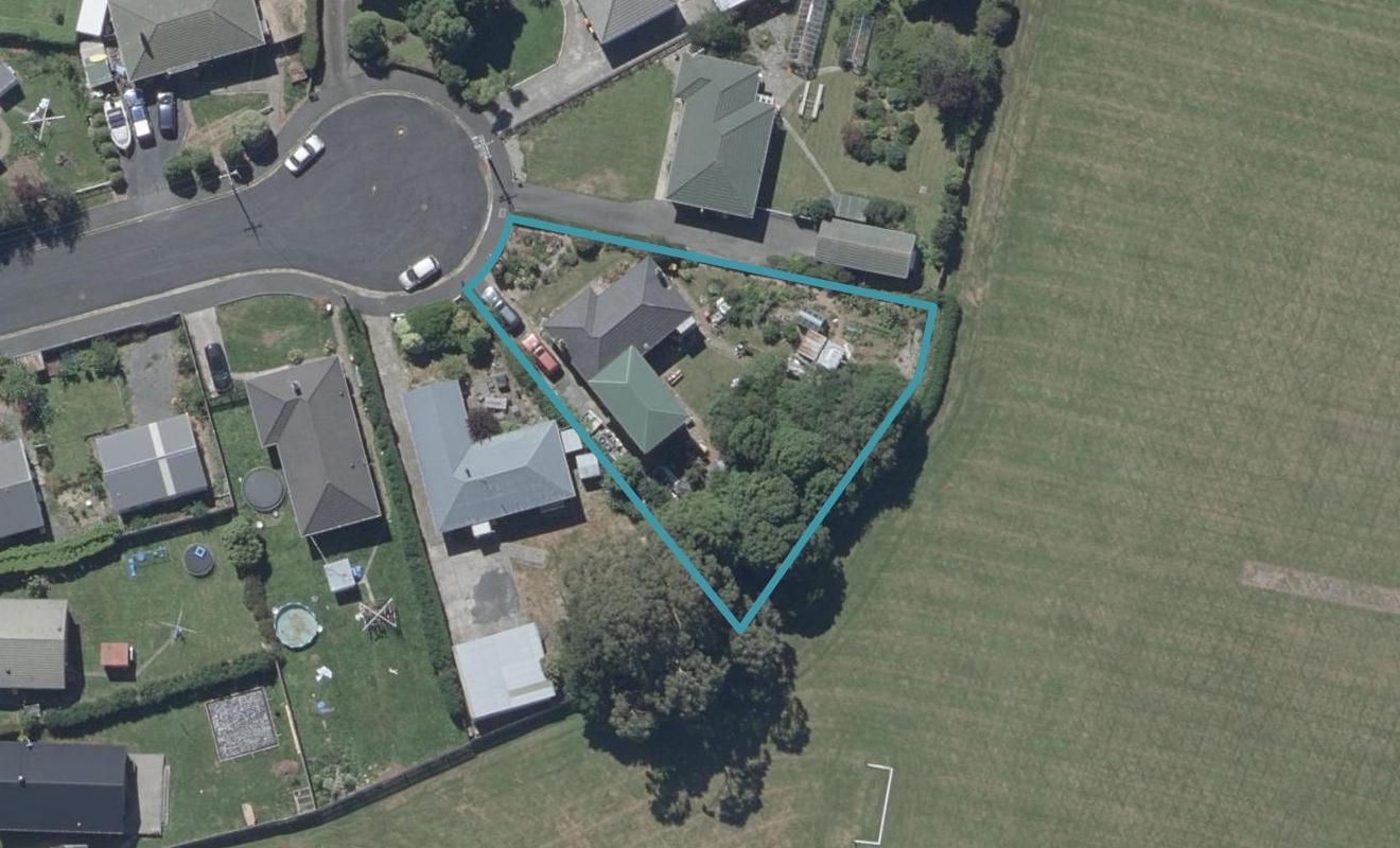 8 Bonar Street, Halfway Bush, Dunedin - Carousel 1