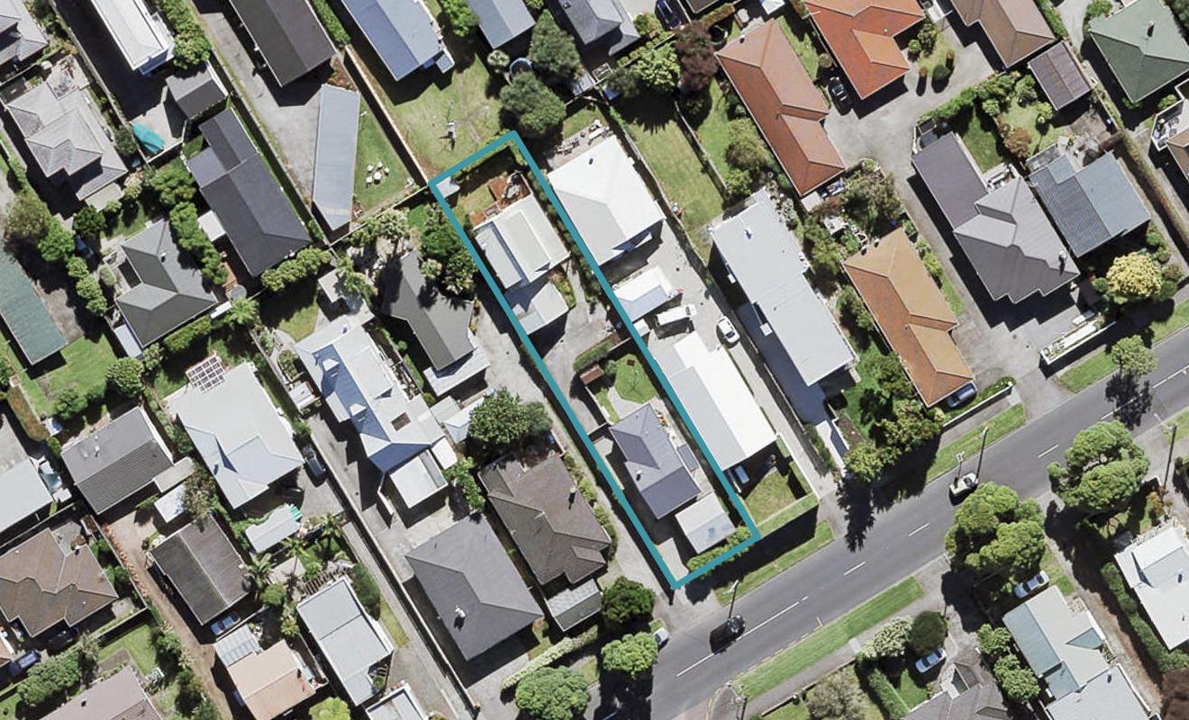 2/271 Meola Road, Point Chevalier, Auckland - Carousel 1