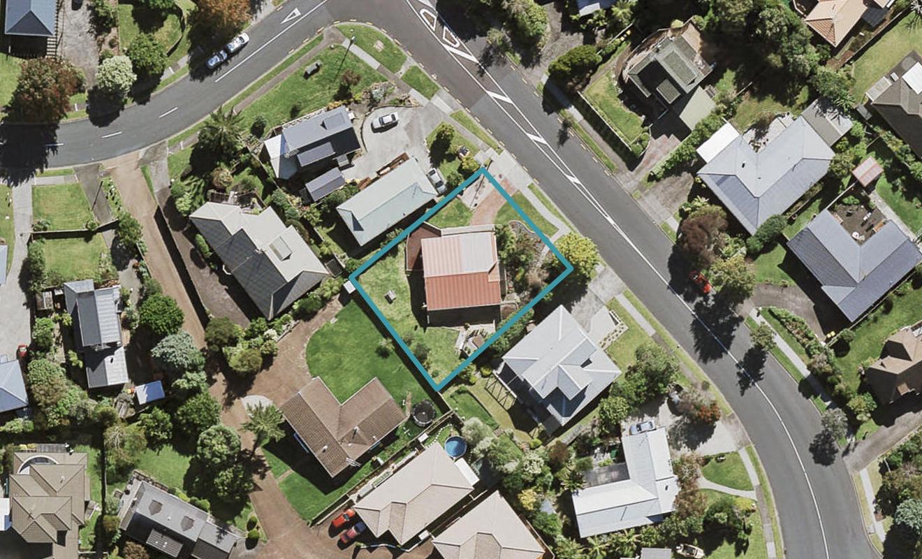 10 Unsworth Drive, Unsworth Heights, Auckland - Carousel 1