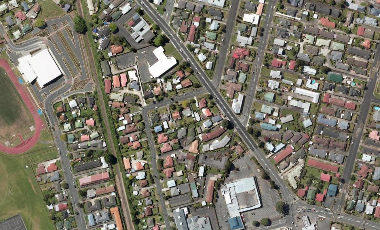 1 Simons Street, Kensington, Whangārei - Carousel 1