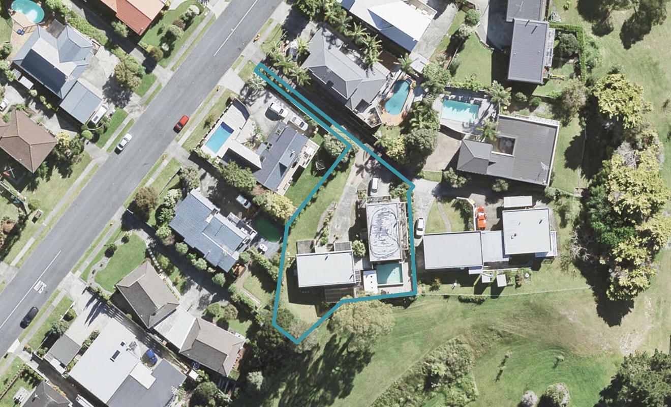 2/170 Stapleford Crescent, Browns Bay, Auckland - Carousel 1