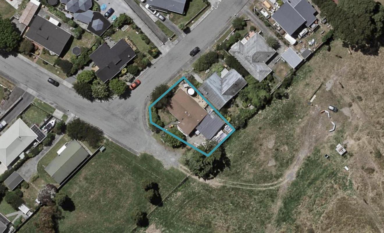 2 Nugget Grove, Raumati Beach, Paraparaumu - Carousel 1