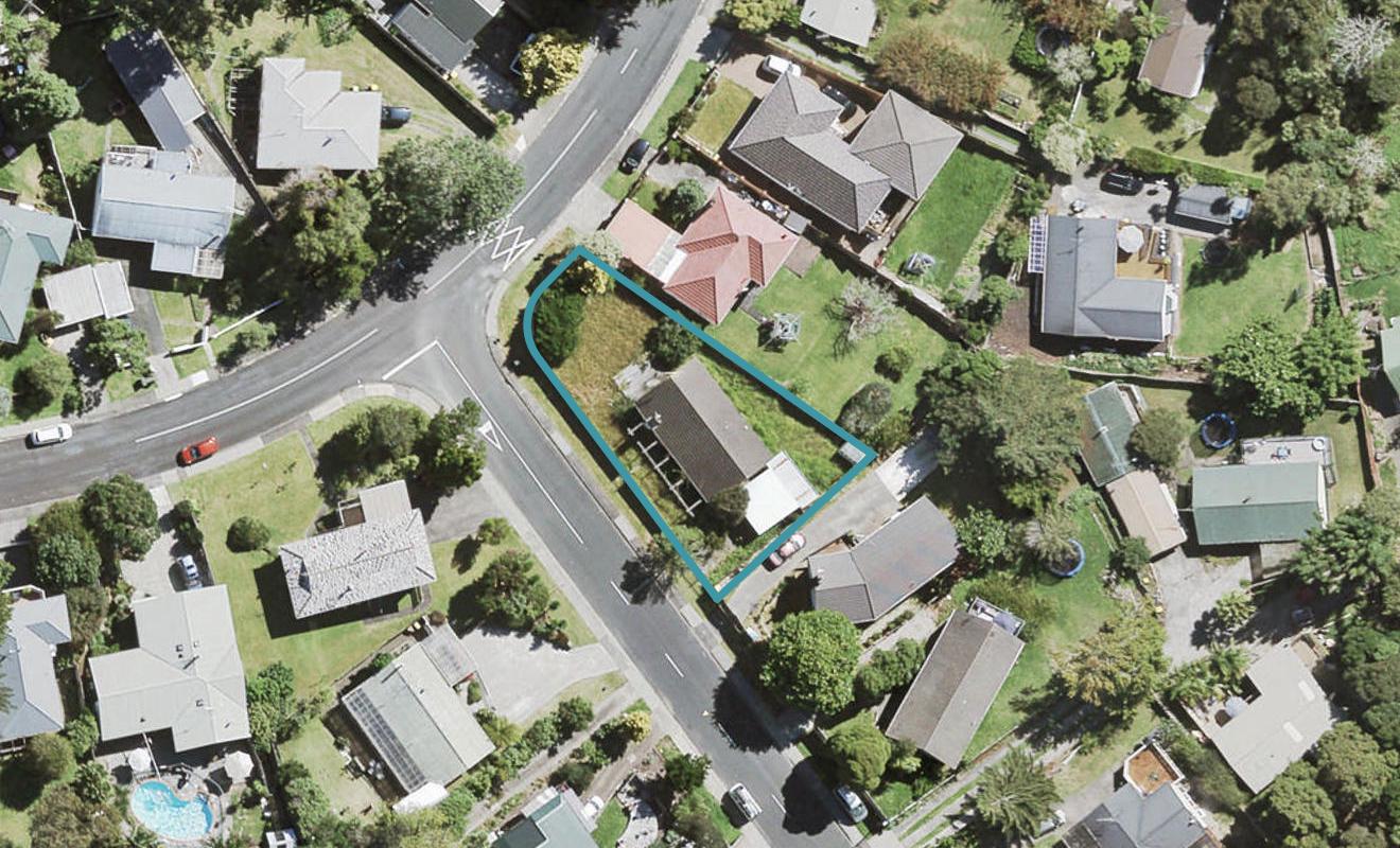 2 Wirihana Road, Titirangi, Auckland - Carousel 1