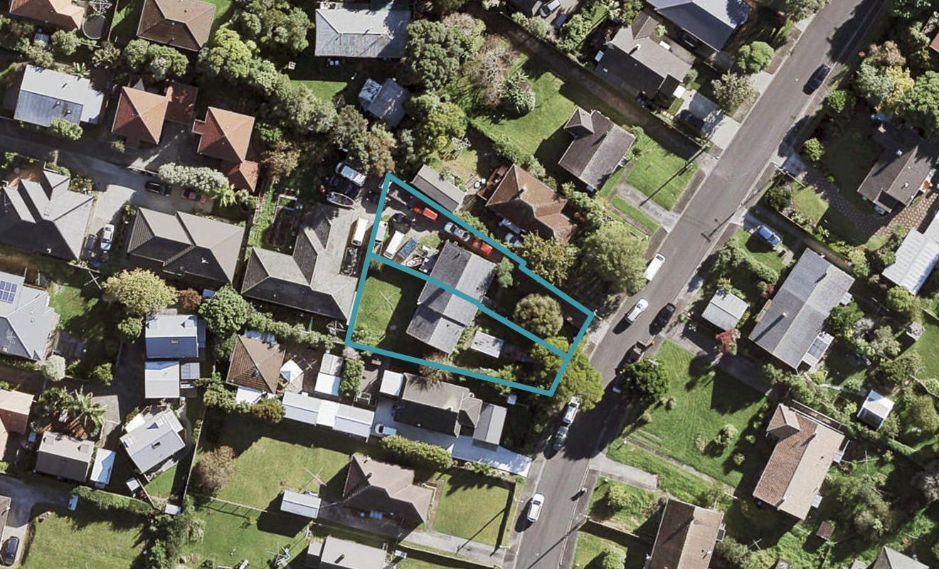 11 Tutuki Street, Waterview, Auckland - Carousel 1