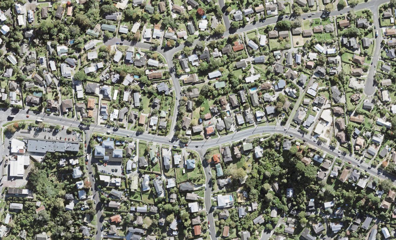 2/147B Carlisle Road, Northcross, Auckland - Carousel 1