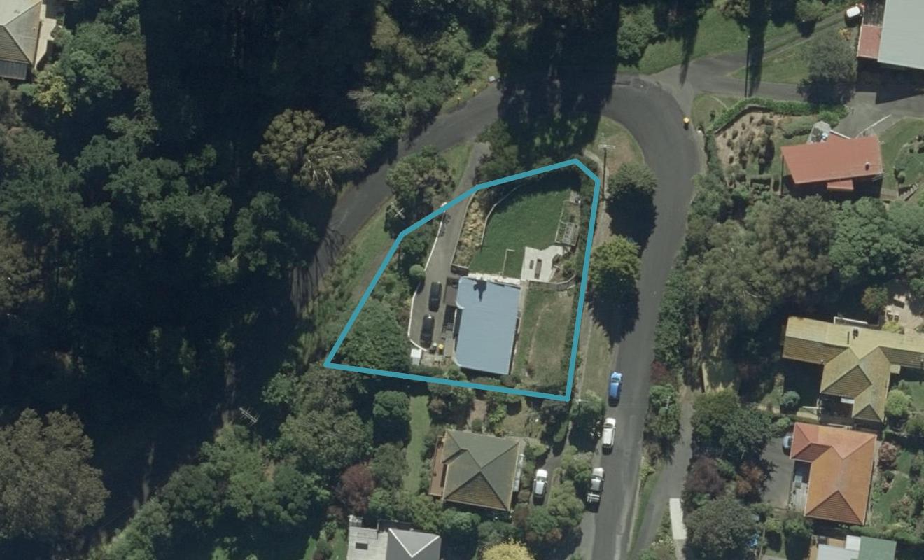 24 Wharfdale Street, Macandrew Bay, Dunedin - Carousel 1