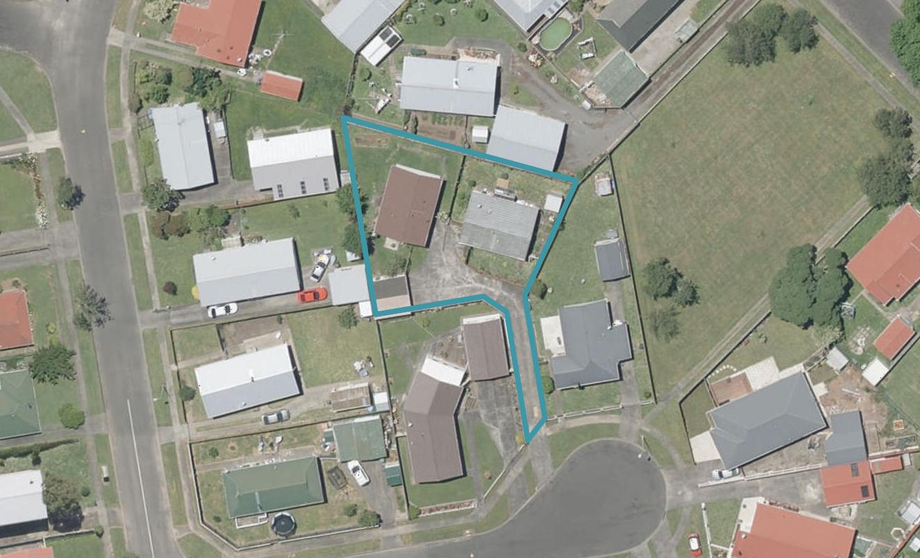 5A Fraser Place, Aramoho, Whanganui - Carousel 1