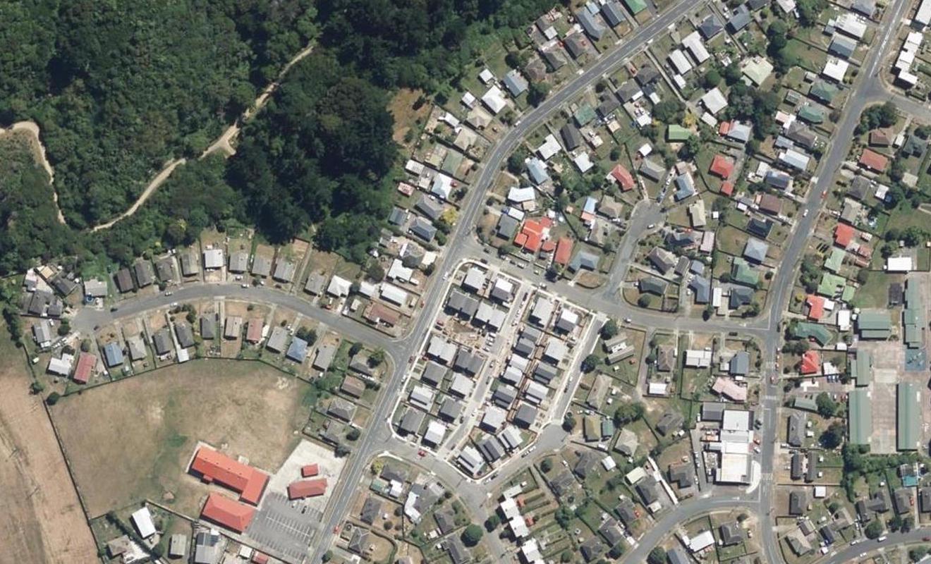 62A Castor Crescent, Cannons Creek, Porirua - Carousel 1