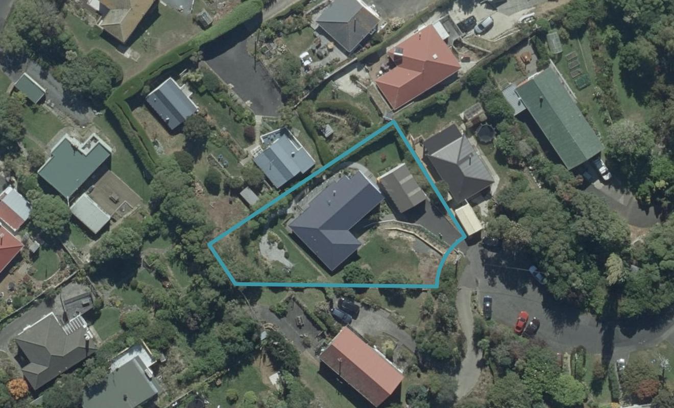 12 Hellyer Street, Macandrew Bay, Dunedin - Carousel 1