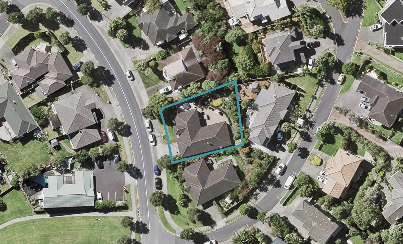 22 Graham Collins Drive, Windsor Park, Auckland - Carousel 1