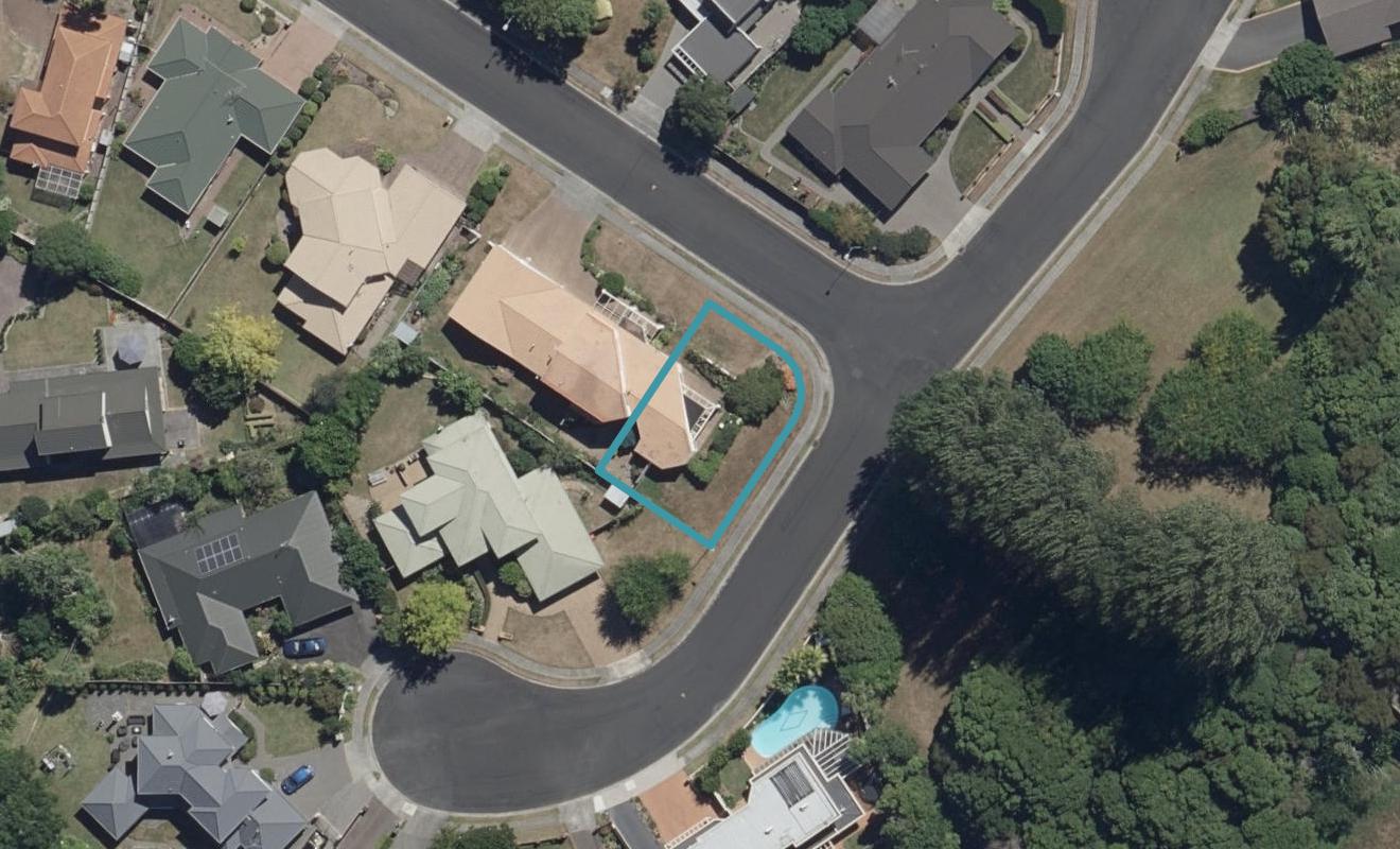 1/6 Longwood Place, Harrowfield, Hamilton - Carousel 1