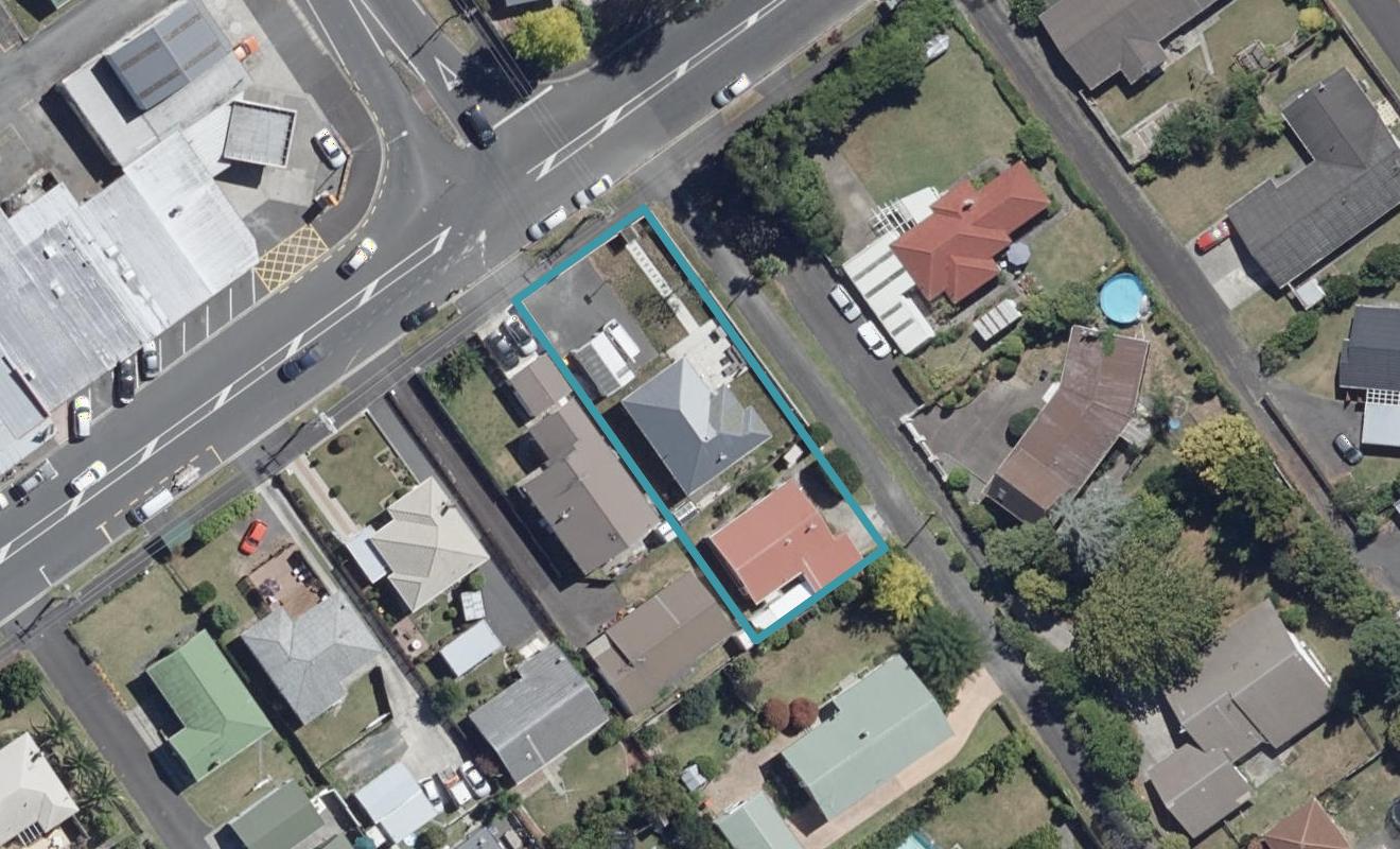 18 Braid Road, St Andrews, Hamilton - Carousel 1