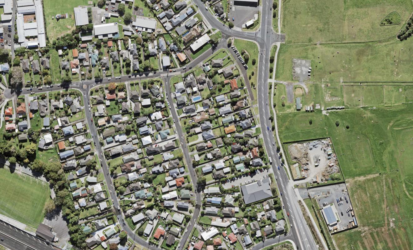 7/21 Karamu Street, Te Atatu Peninsula, Auckland - Carousel 1