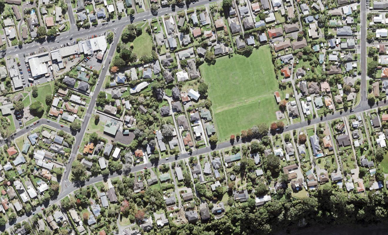27A Cliff View Drive, Green Bay, Auckland - Carousel 1