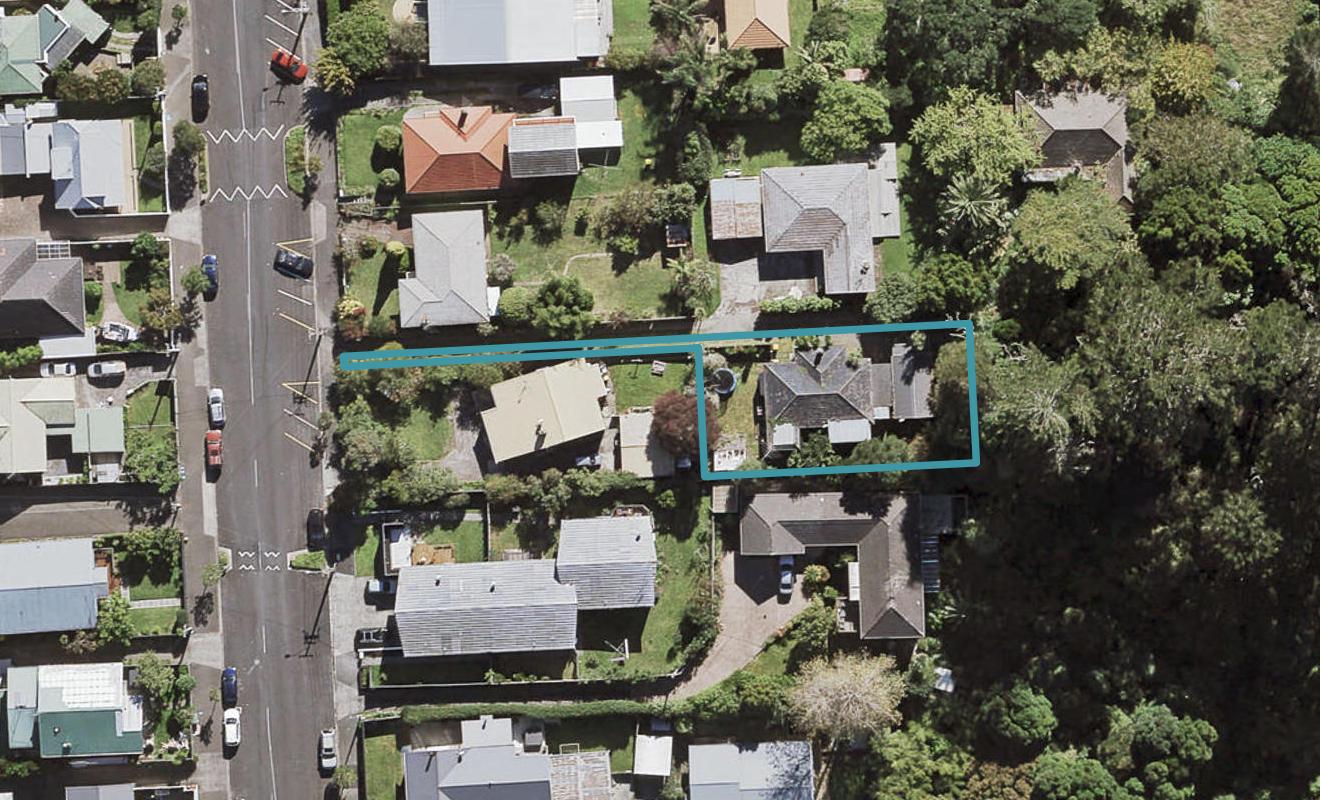 33 Mahara Avenue, Birkenhead, Auckland - Carousel 1