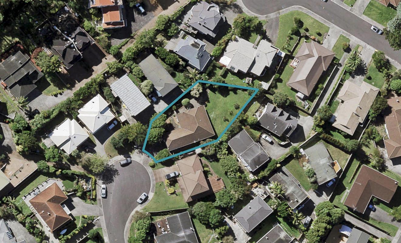 9 Strabo Place, Windsor Park, Auckland - Carousel 1