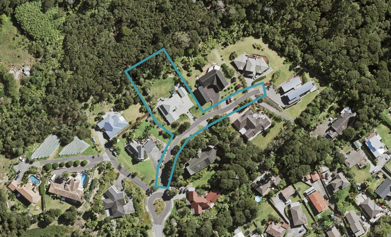65 Staincross Street, Green Bay, Auckland - Carousel 1