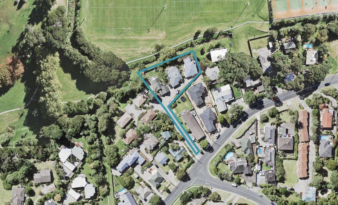 1/39 Glencoe Road, Browns Bay, Auckland - Carousel 1