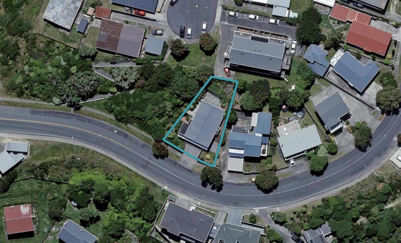 7 Akaroa Drive, Maupuia, Wellington - Carousel 1
