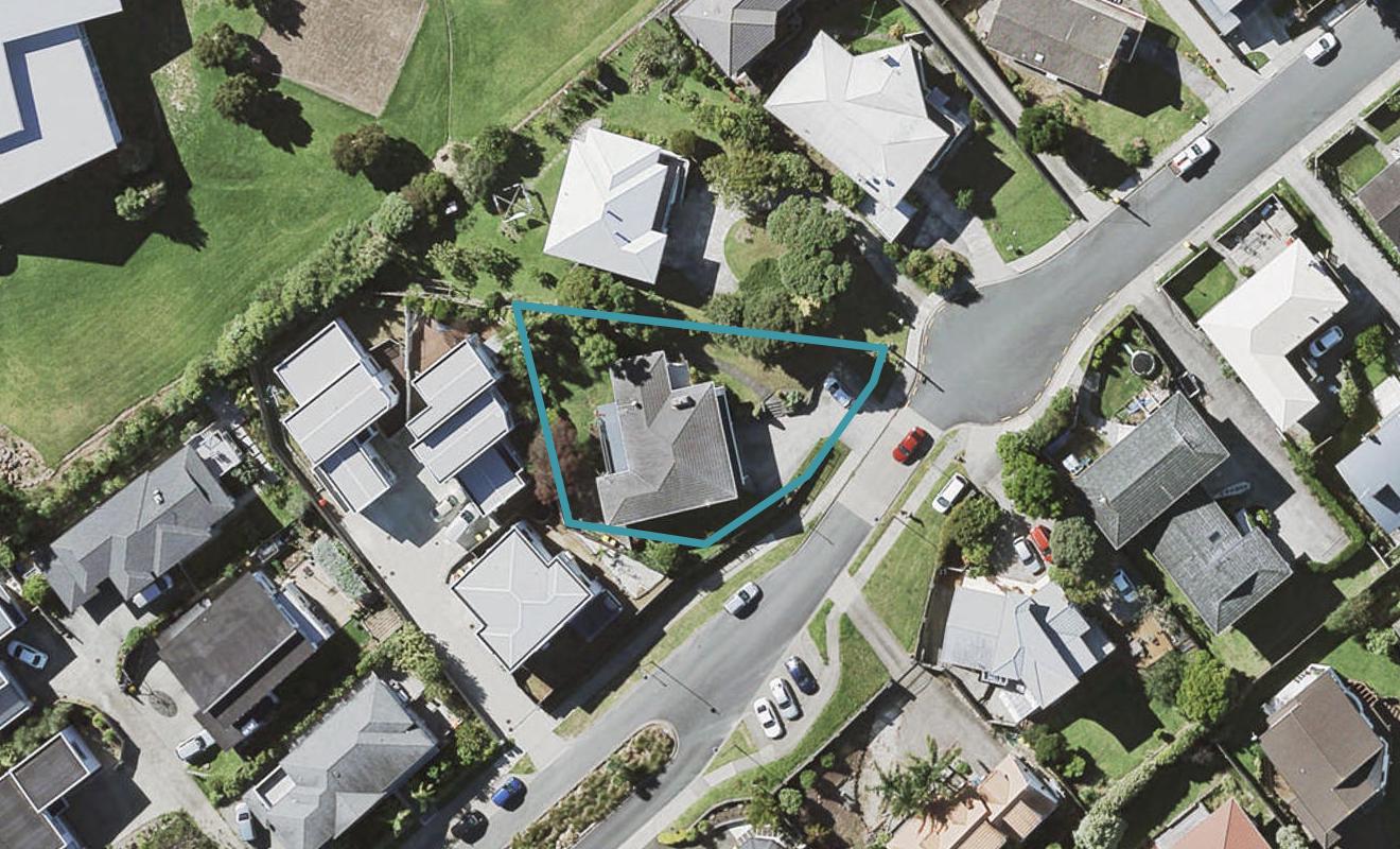 15 Windsor Place, Windsor Park, Auckland - Carousel 1