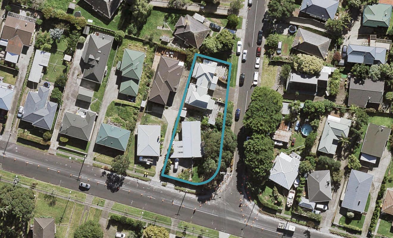 2/27 Raleigh Road, Northcote, Auckland - Carousel 1