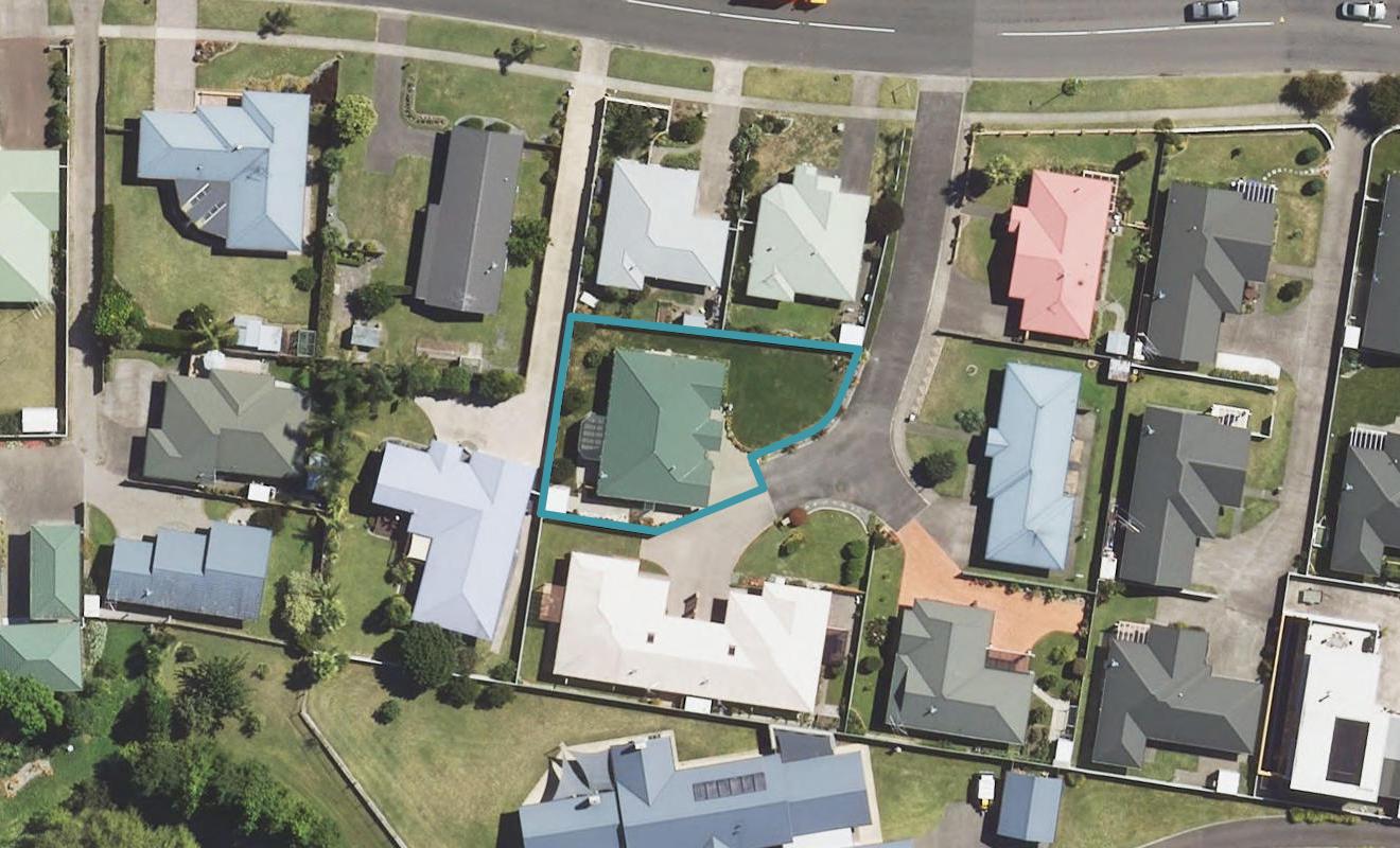 6 Helen-Mary Place, Lytton West, Gisborne - Carousel 1