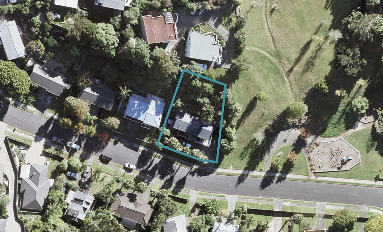 41 Topliss Drive, Northcross, Auckland - Carousel 1