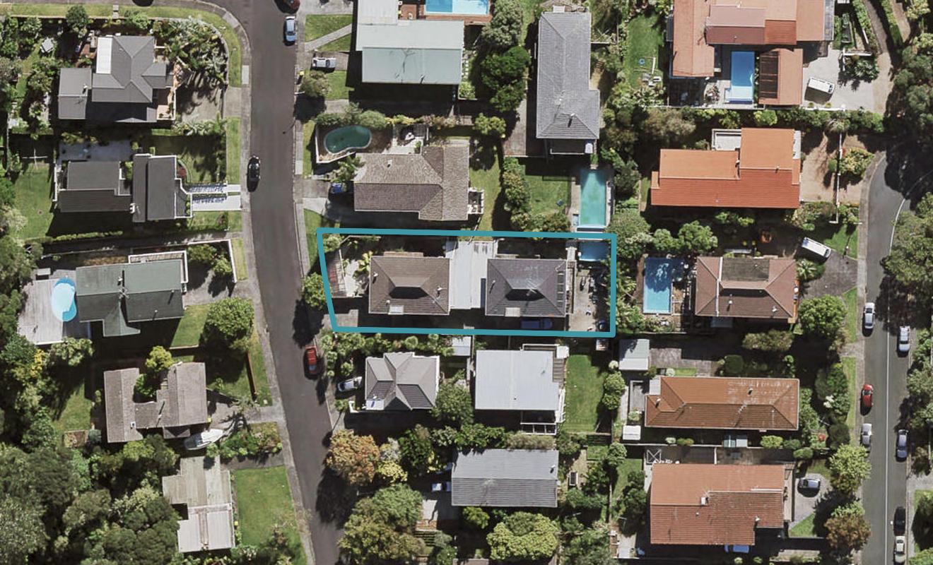 2/18 Holdaway Avenue, Northcote, Auckland - Carousel 1
