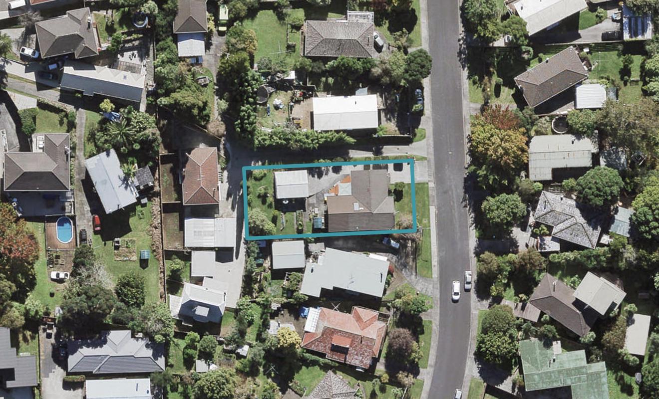 21 Finlow Drive, Te Atatu South, Auckland - Carousel 1