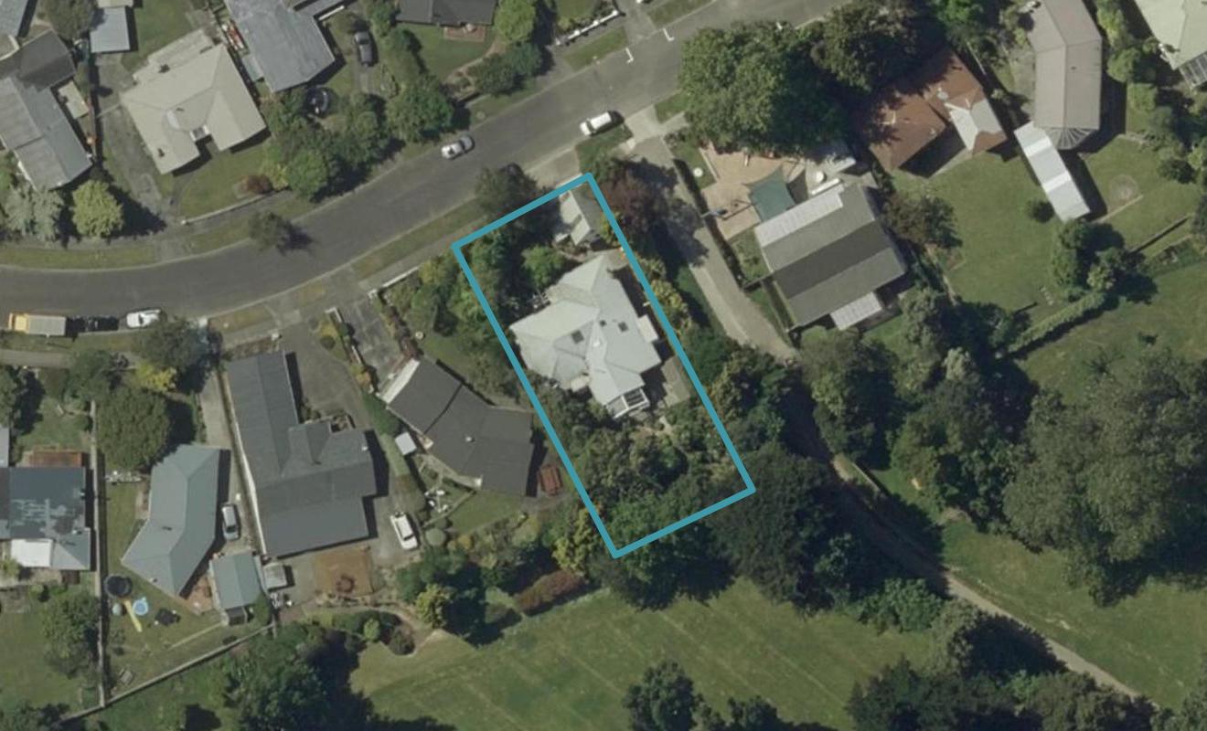 81 Ruamahanga Crescent, Terrace End, Palmerston North - Carousel 1