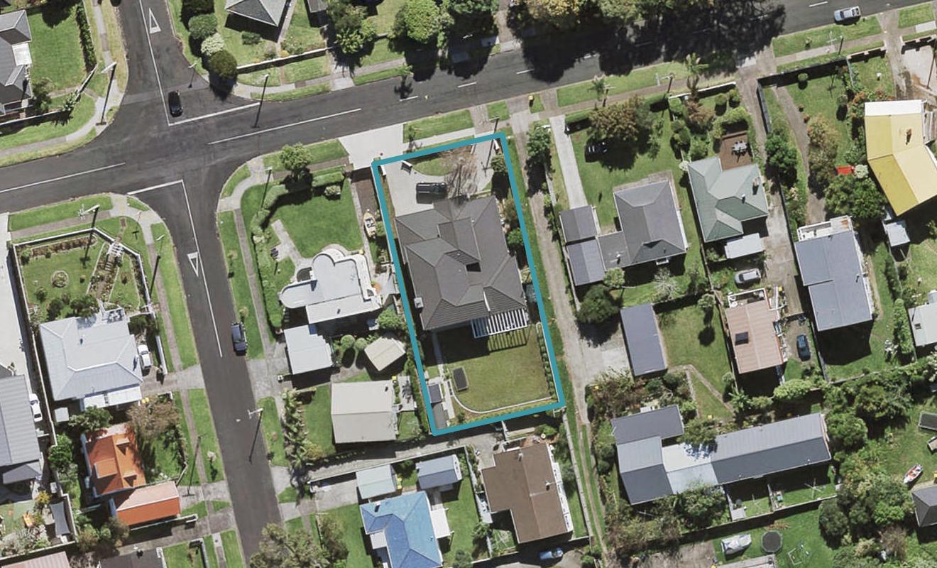 39 Mcintyre Road, Mangere Bridge, Auckland - Carousel 1