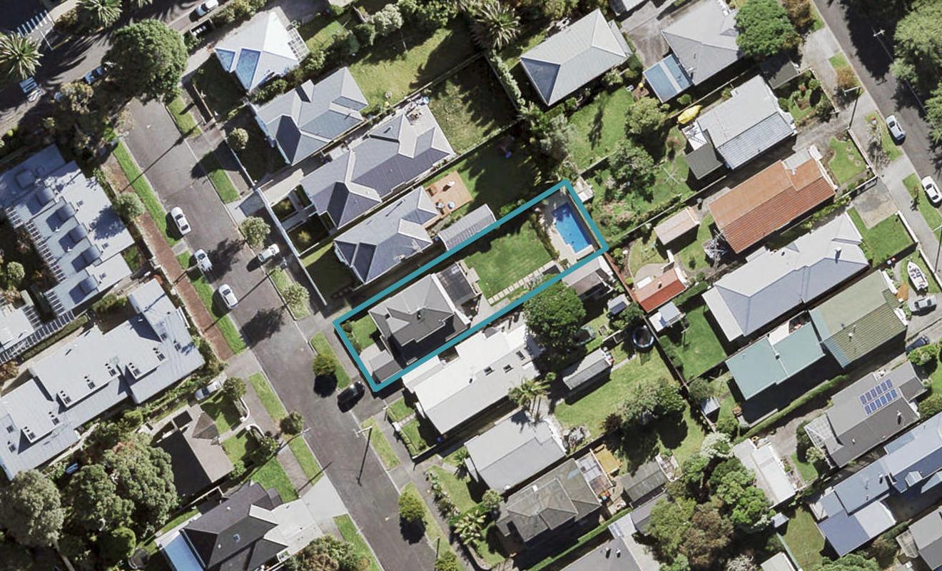 29 Maranui Avenue, Point Chevalier, Auckland - Carousel 1