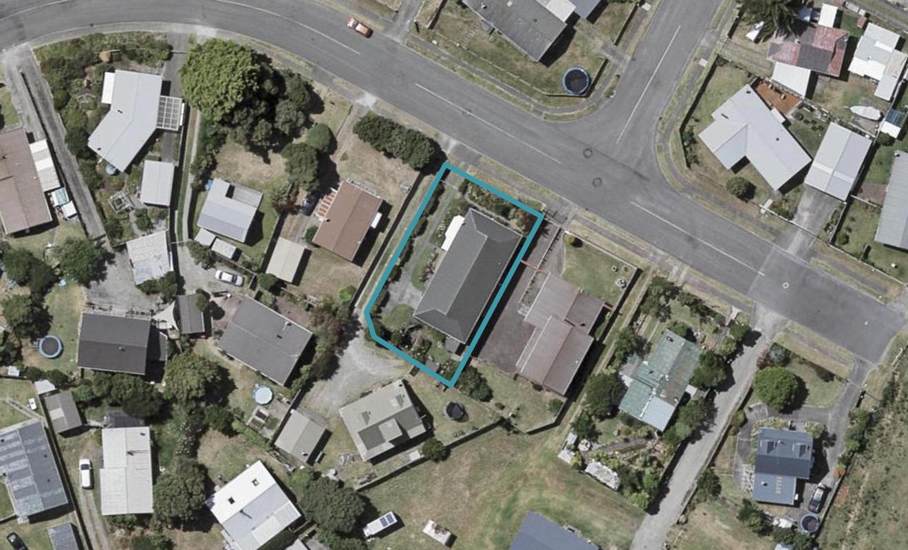 16 Norfolk Crescent, Otaki Beach, Otaki - Carousel 1