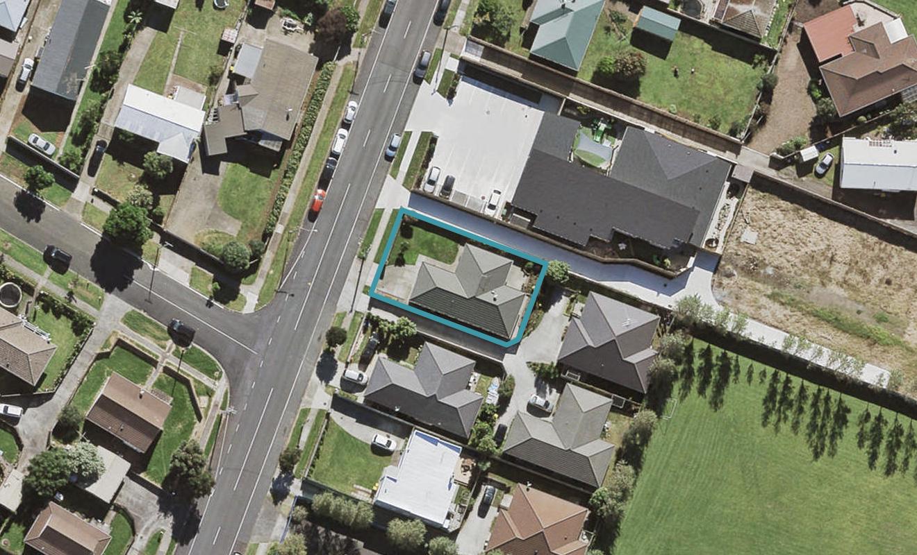 75 Mountain Road, Mangere Bridge, Auckland - Carousel 1