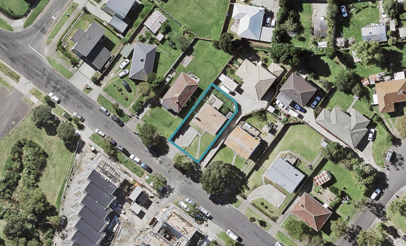 24 Eastview Road, Glen Innes, Auckland - Carousel 1